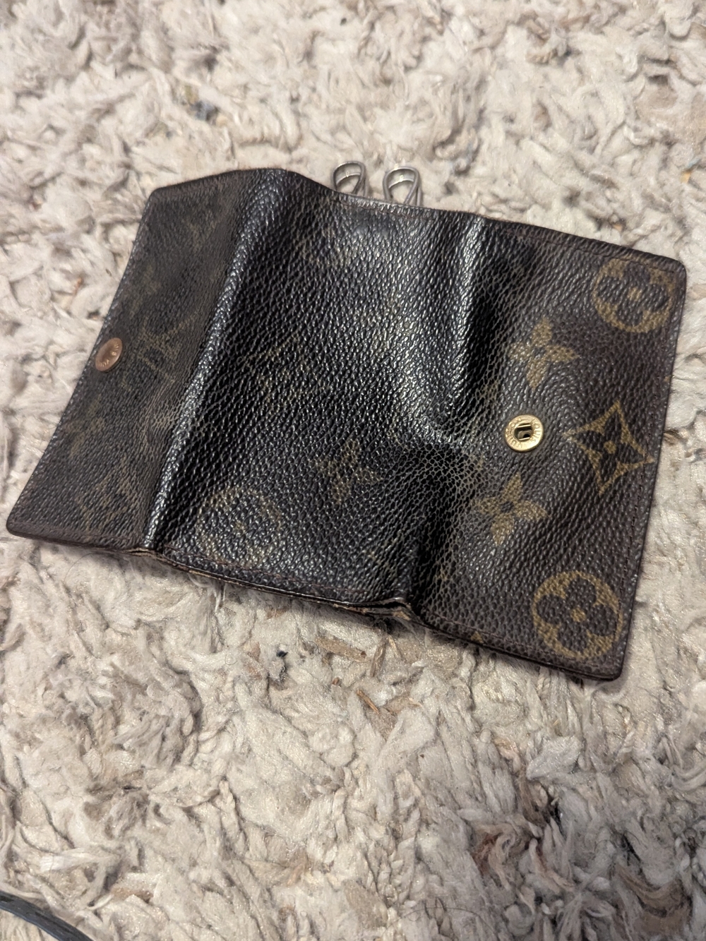 LV Monogrammed Set ( Heavily Damaged/Require Repair) Only $60 - Picture 10 of 11